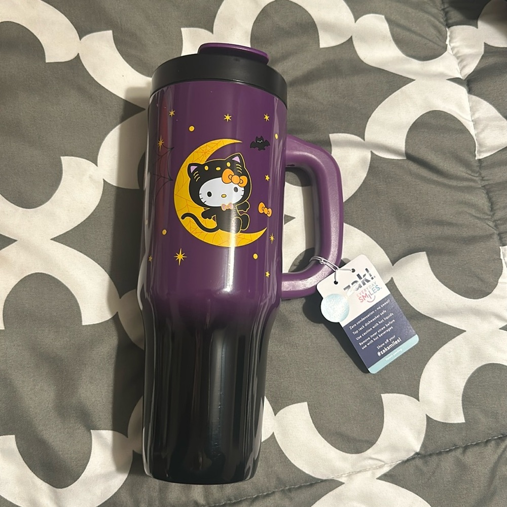BRAND NEW HELLO KITTY 40oz Tumbler